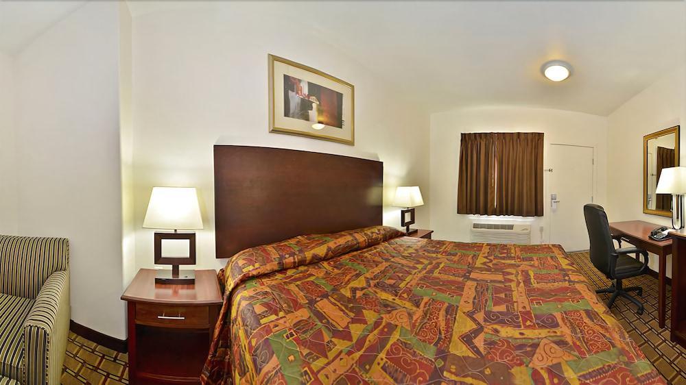 Baymont By Wyndham Ridgecrest Motel Екстериор снимка