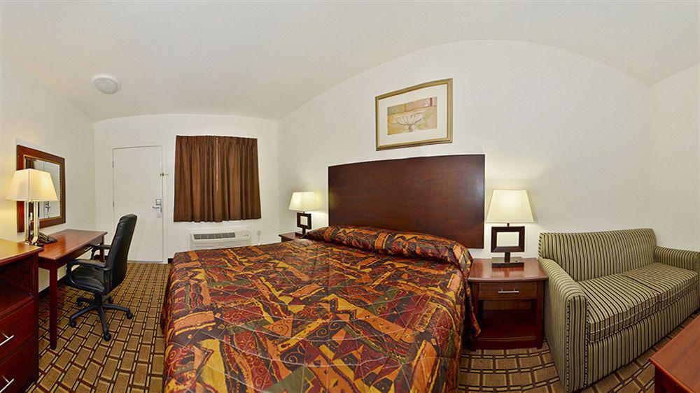 Baymont By Wyndham Ridgecrest Motel Екстериор снимка