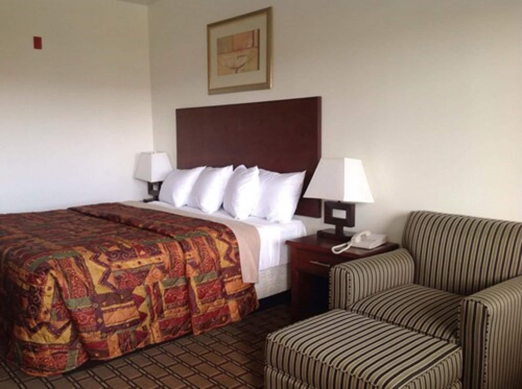 Baymont By Wyndham Ridgecrest Motel Екстериор снимка