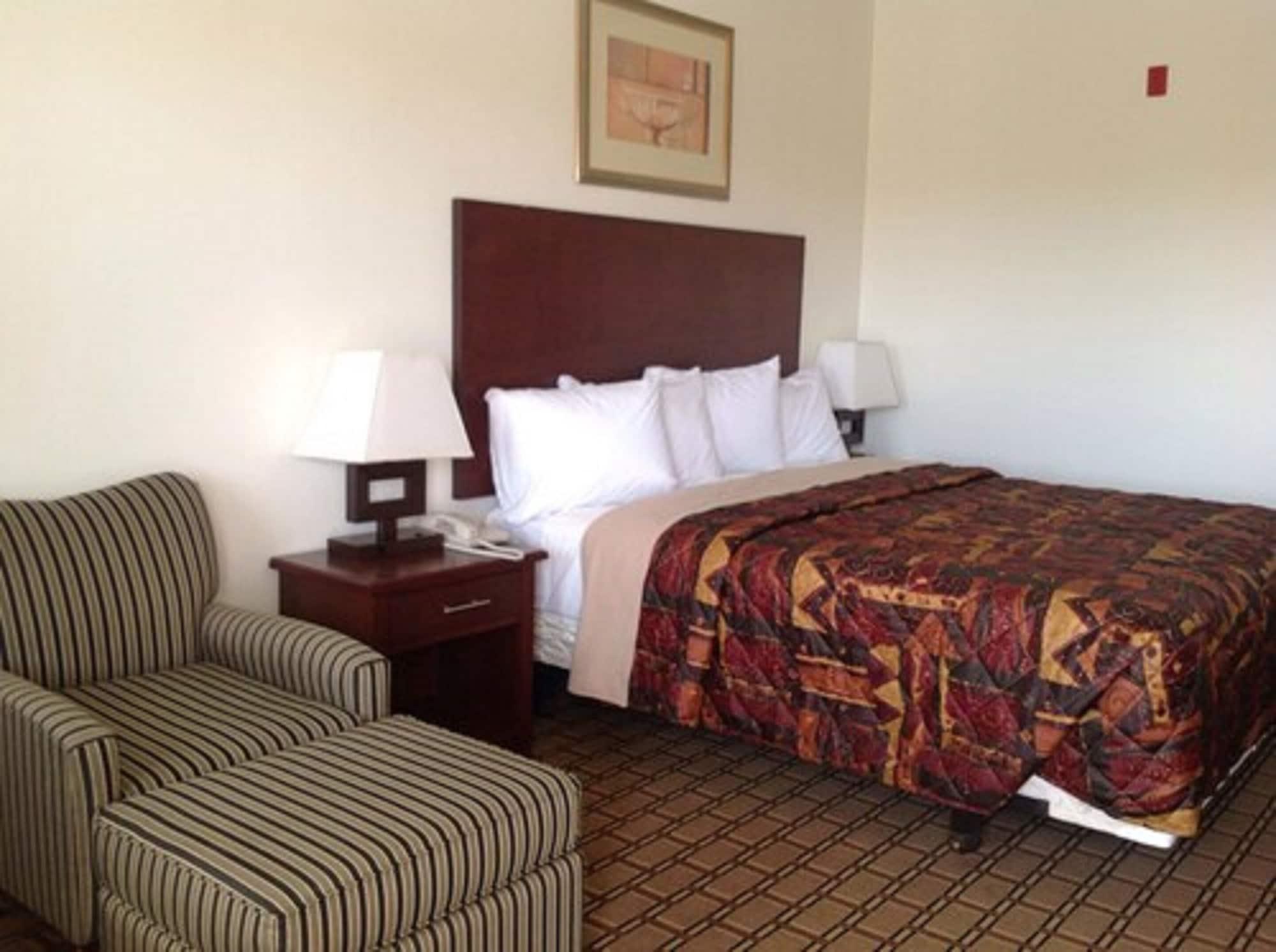 Baymont By Wyndham Ridgecrest Motel Екстериор снимка