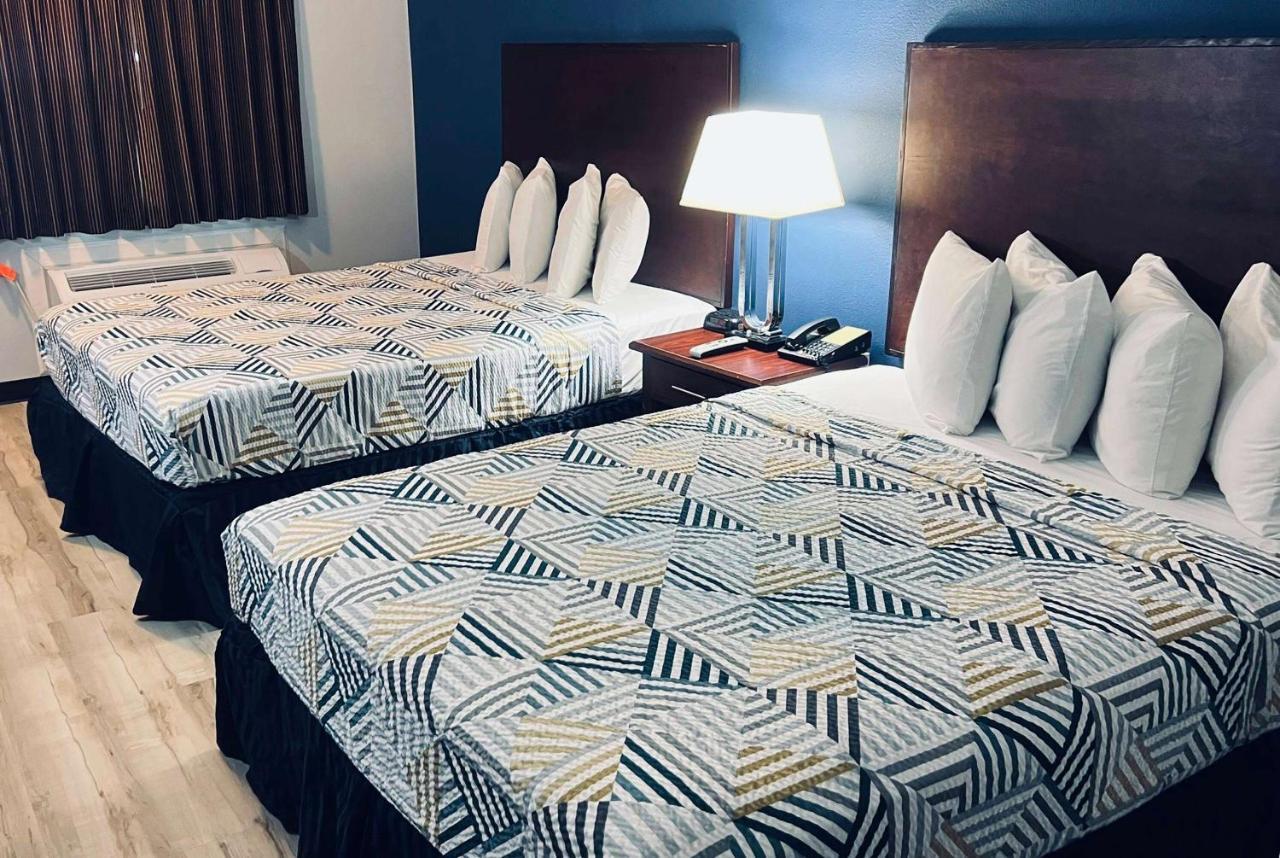 Baymont By Wyndham Ridgecrest Motel Екстериор снимка