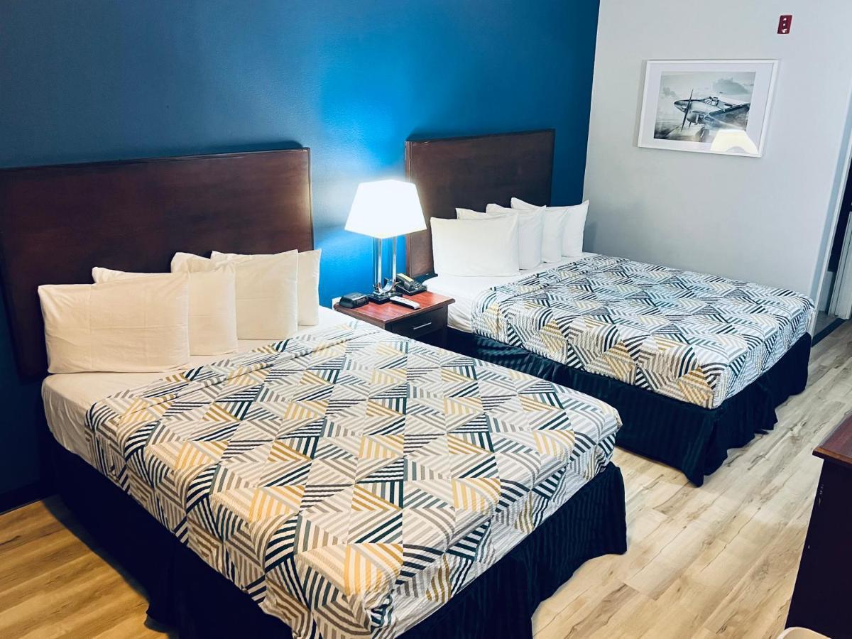 Baymont By Wyndham Ridgecrest Motel Екстериор снимка